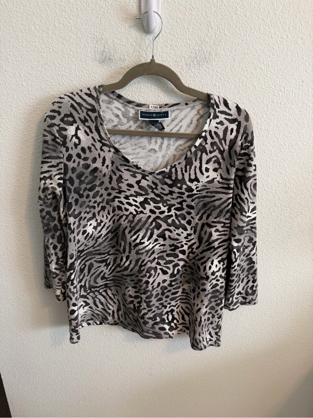 Karen Scott Gray and Black Animal Print V‑Neck Long Sleeve Top